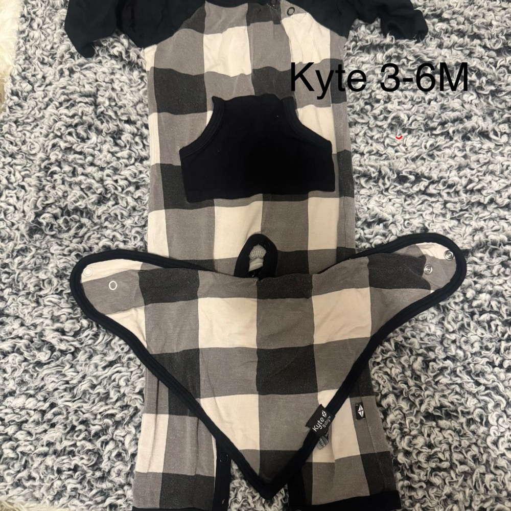 Kyte BABY Black and Cream Checkered Bodysuit